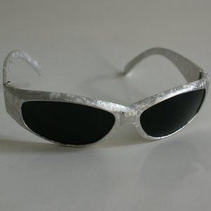 NWOT TruVintage Catfish style silver flake frame wrap around Sports sunglasses